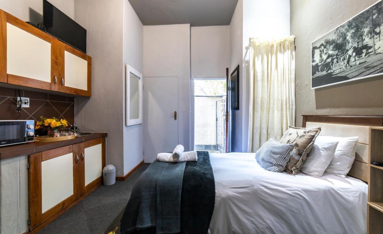 Craigivar Guesthouse พริทอเรีย ภายนอก รูปภาพ